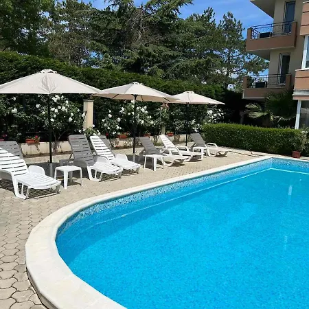 Apartment 1-bedroom With Pool & Free Parking, 300 M To The Pomorie