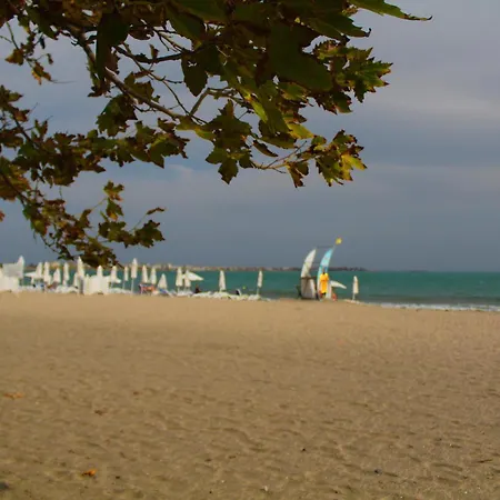 Apartment 1-bedroom With Pool & Free Parking, 300 M To The Pomorie