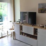 1-bedroom With Pool & Free Parking, 300 M To The Pomorie