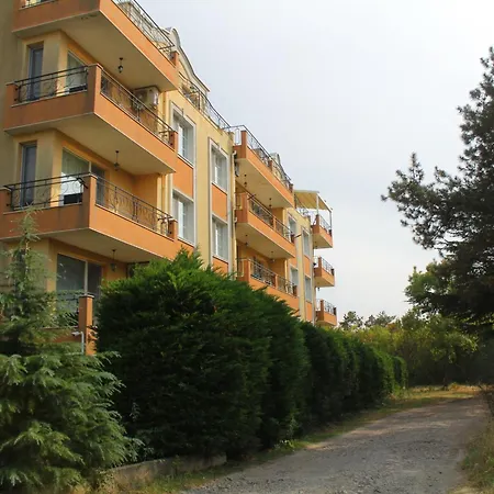 Апартаменты 1-bedroom With Pool & Free Parking, 300 M To The Поморие