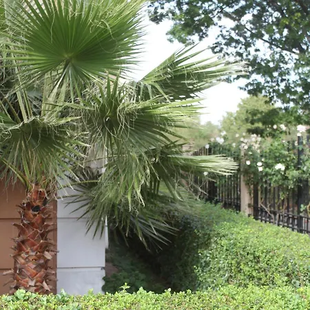 1-bedroom With Pool & Free Parking, 300 M To The Апартаменты